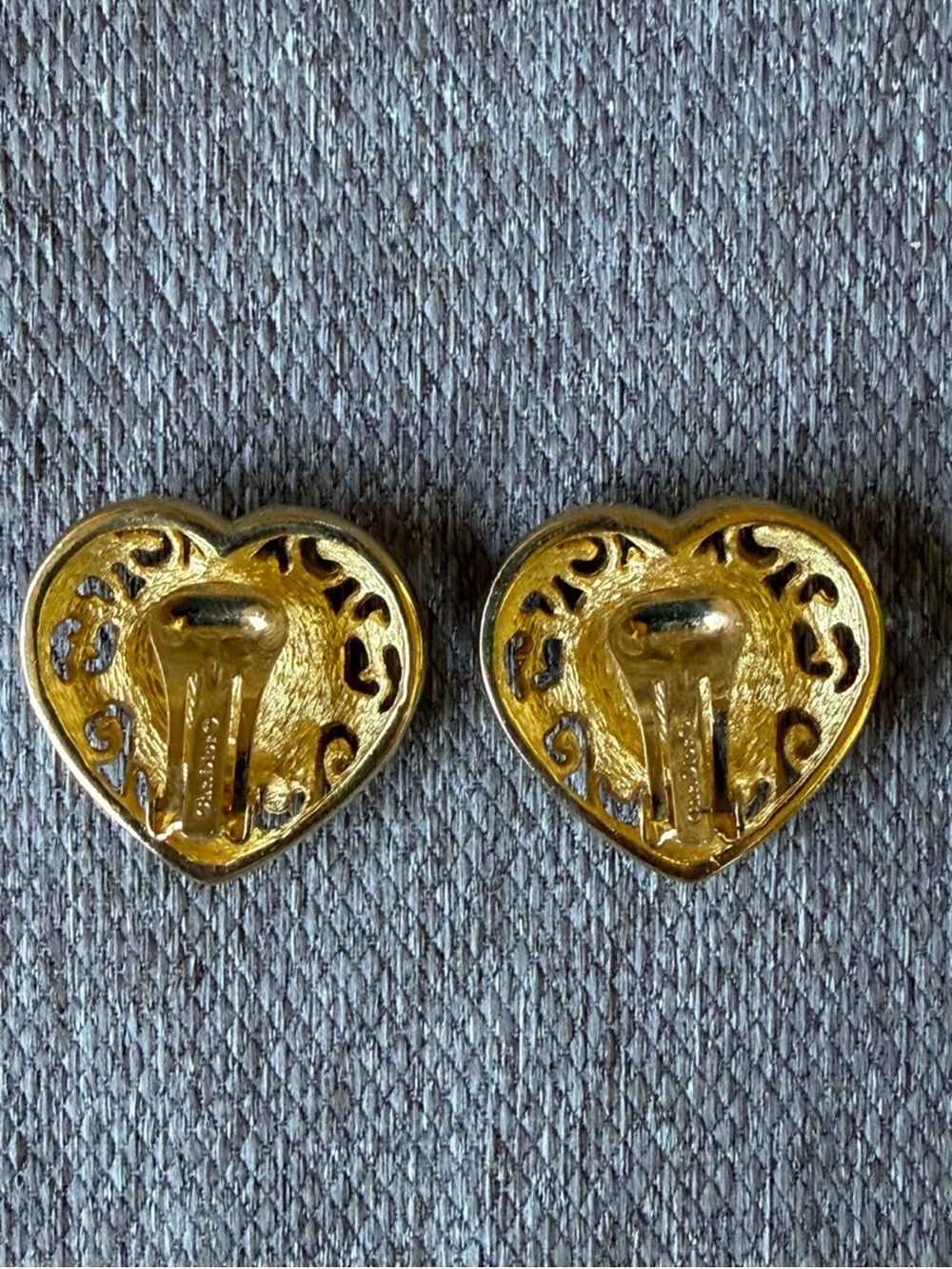 CHRISTIAN DIOR vintage clip on earrings - Picture 2 of 3